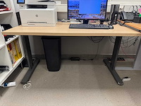 Bureau met stoel - afbeelding 3 van  6