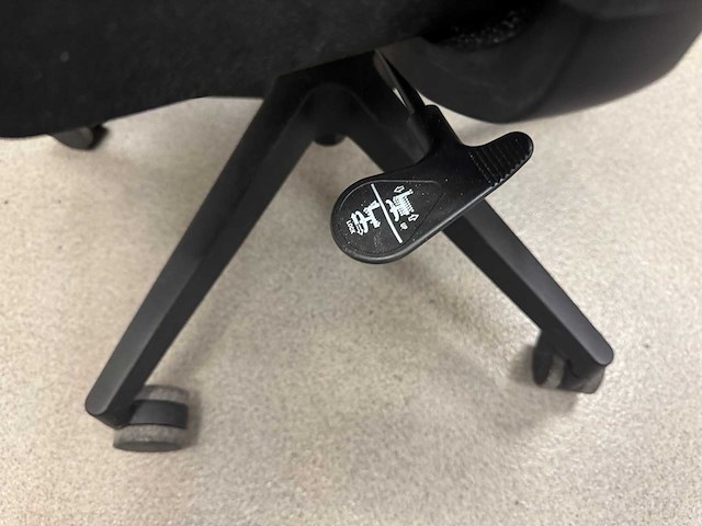 Bureau met stoel - afbeelding 6 van  6