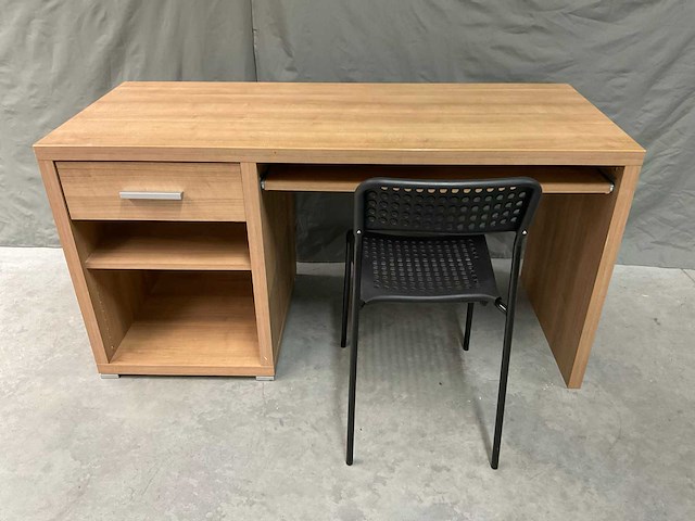 Bureau met stoel - afbeelding 2 van  9