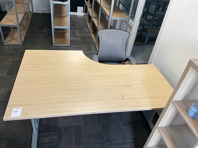 Bureau met stoel - afbeelding 2 van  5