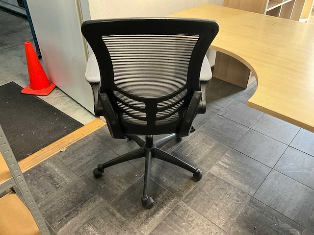 Bureau met stoel - afbeelding 5 van  5
