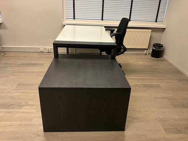 Bureau met vast ladenblok (2x) - afbeelding 2 van  6