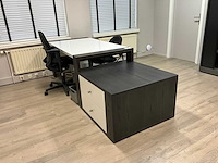 Bureau met vast ladenblok - afbeelding 2 van  7