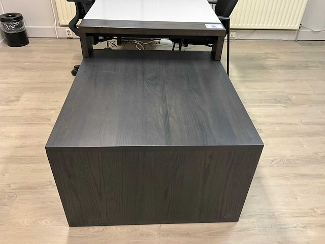 Bureau met vast ladenblok - afbeelding 3 van  7