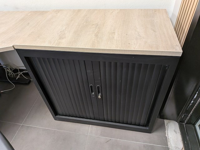 Bureau-opstelling met tafel en vergaderdruppel - afbeelding 16 van  19