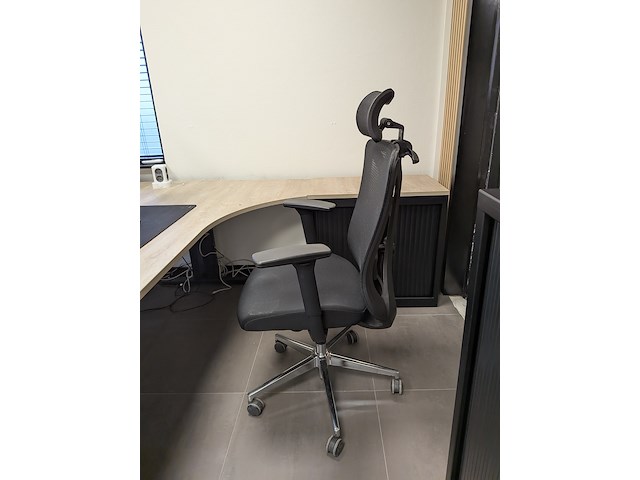 Bureau-opstelling met tafel en vergaderdruppel - afbeelding 19 van  19