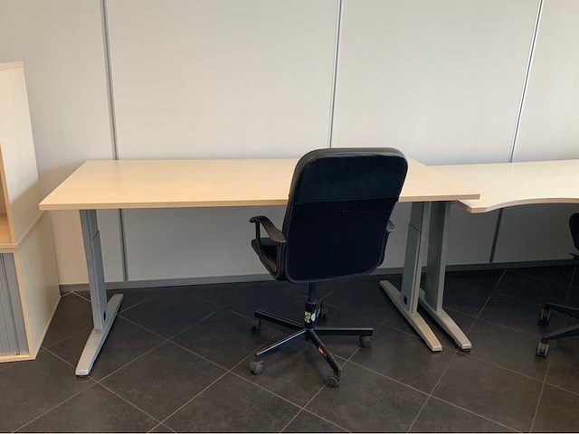 Bureau opstelling - afbeelding 6 van  7