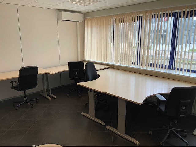 Bureau opstelling - afbeelding 1 van  8