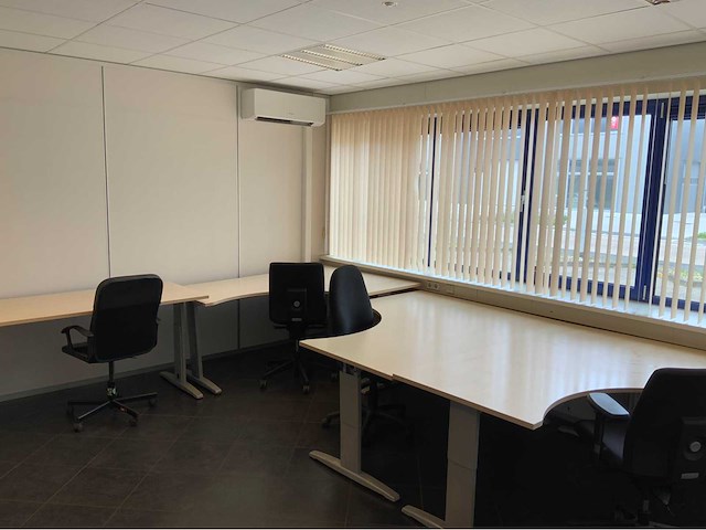 Bureau opstelling - afbeelding 3 van  8