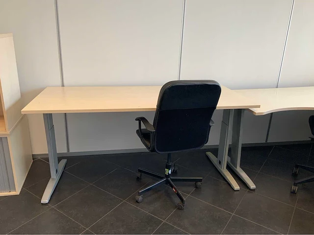 Bureau opstelling - afbeelding 6 van  8