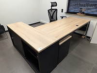 Bureau opstelling - afbeelding 1 van  9