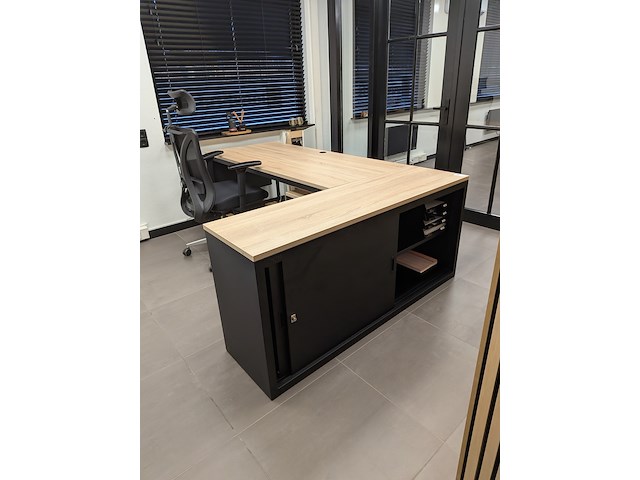 Bureau opstelling - afbeelding 2 van  9