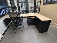 Bureau opstelling - afbeelding 3 van  9