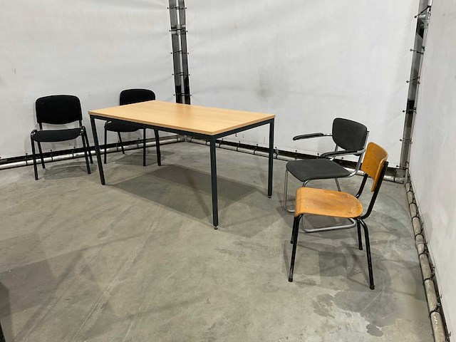 Bureau tafel en stoelen - afbeelding 1 van  6