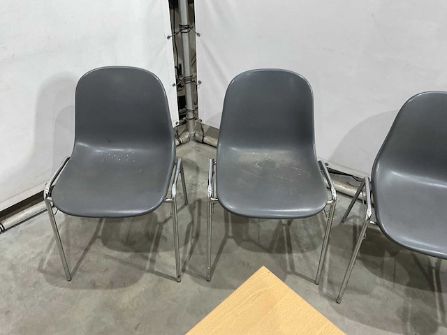 Bureau tafel en stoelen - afbeelding 4 van  7