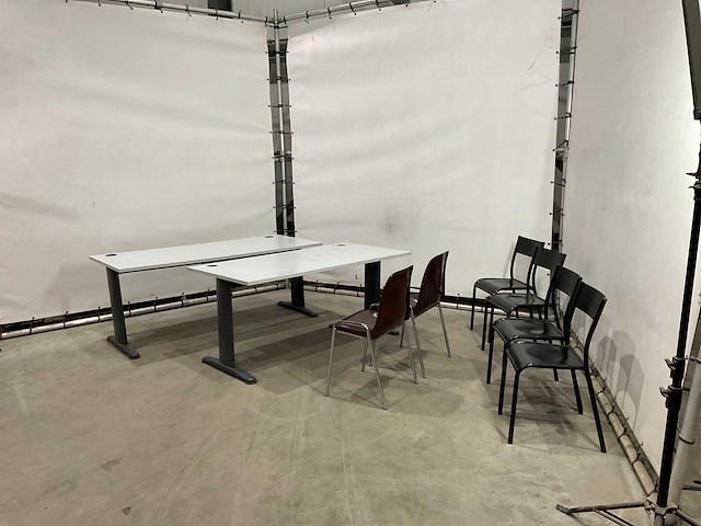 Bureau tafels en stoelen - afbeelding 1 van  8