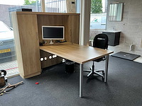 Bureau/ werkplek - afbeelding 1 van  10