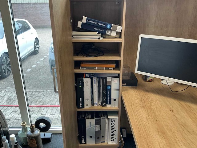 Bureau/ werkplek - afbeelding 5 van  10