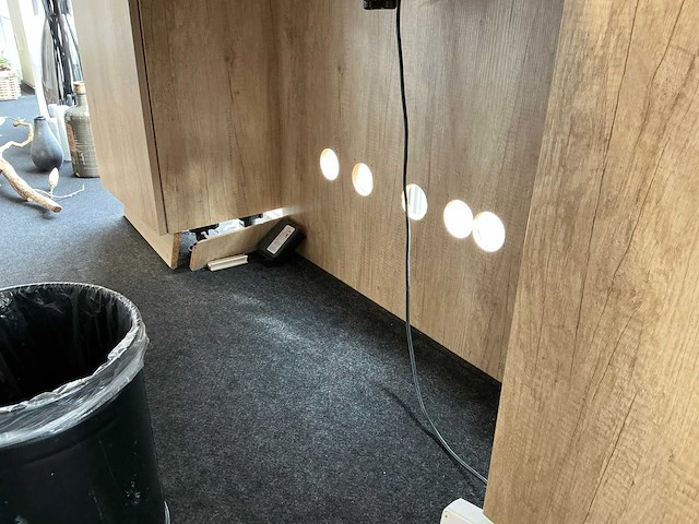 Bureau/ werkplek - afbeelding 2 van  9