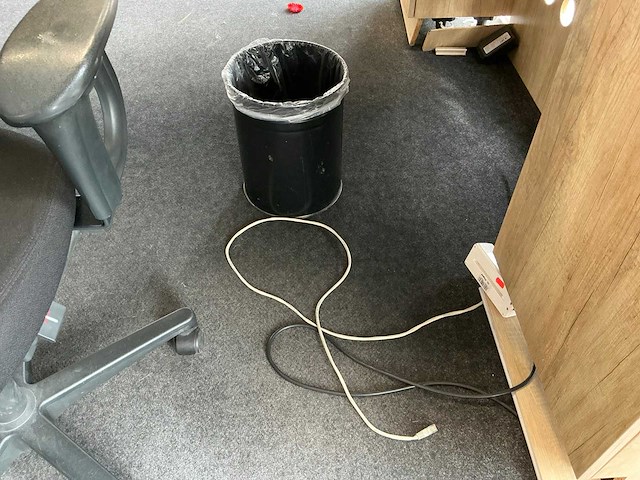 Bureau/ werkplek - afbeelding 9 van  9