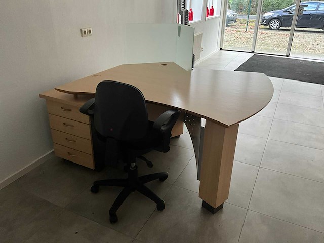 Bureau - afbeelding 4 van  7