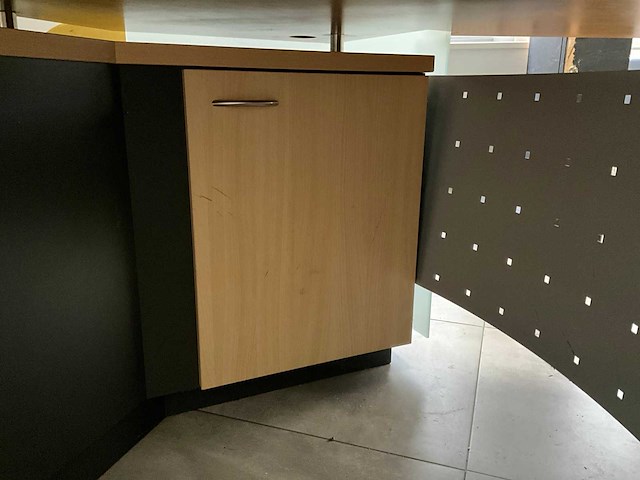 Bureau - afbeelding 5 van  6