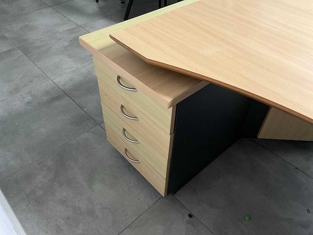 Bureau - afbeelding 6 van  6