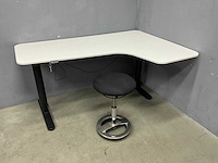 Bureau - afbeelding 1 van  7