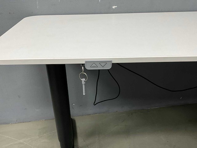 Bureau - afbeelding 2 van  7