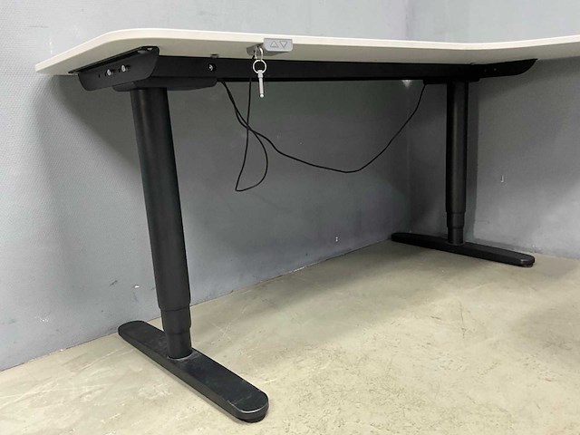 Bureau - afbeelding 3 van  7