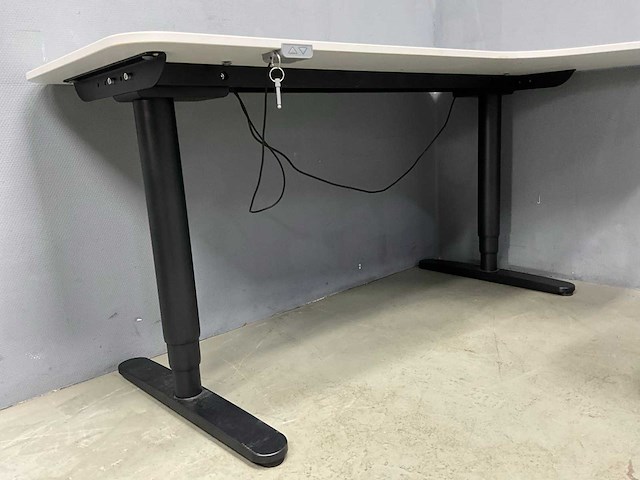 Bureau - afbeelding 4 van  7