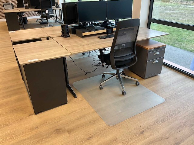 Bureau - afbeelding 8 van  15