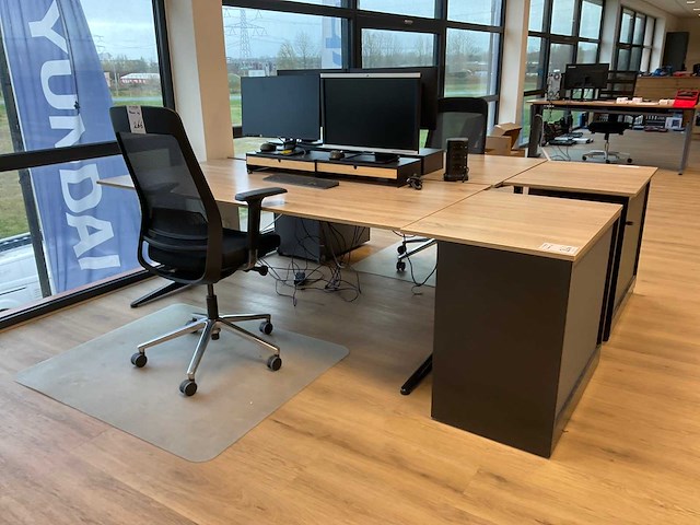 Bureau - afbeelding 12 van  15