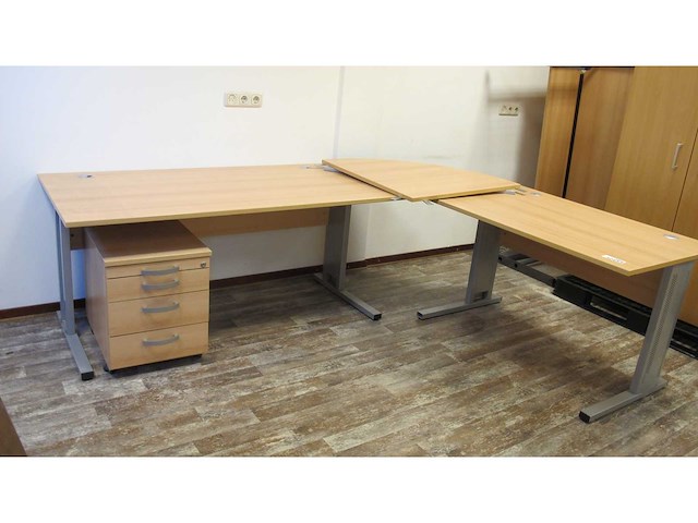 Bureau - afbeelding 1 van  5
