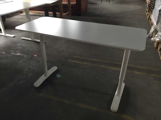 Bureau - afbeelding 1 van  3