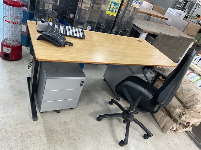Bureau - afbeelding 2 van  6