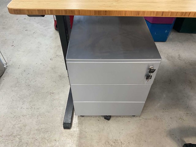 Bureau - afbeelding 5 van  6