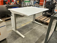 Bureau - afbeelding 1 van  2