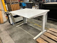 Bureau - afbeelding 1 van  3
