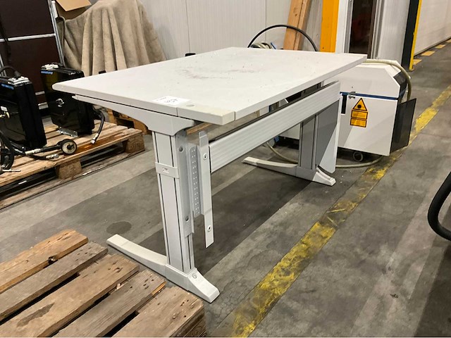 Bureau - afbeelding 3 van  3