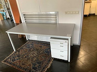 Bureau - afbeelding 1 van  2