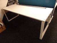 Bureau - afbeelding 1 van  2