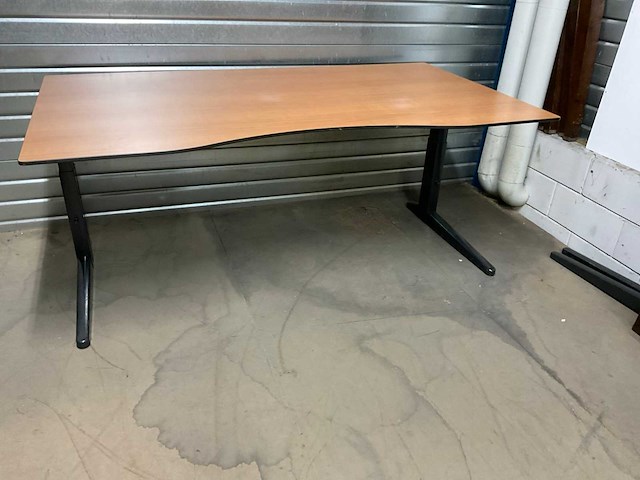 Bureau - afbeelding 1 van  4