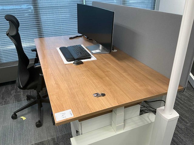 Bureau - afbeelding 2 van  9