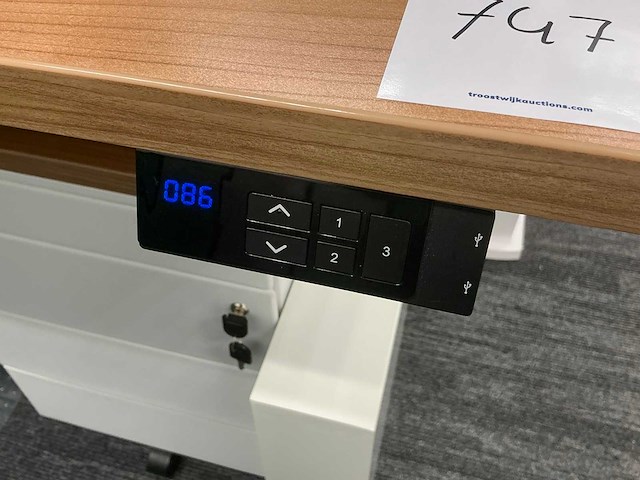 Bureau - afbeelding 8 van  9