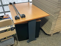 Bureau - afbeelding 1 van  1