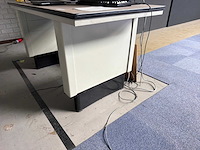 Bureau - afbeelding 2 van  4