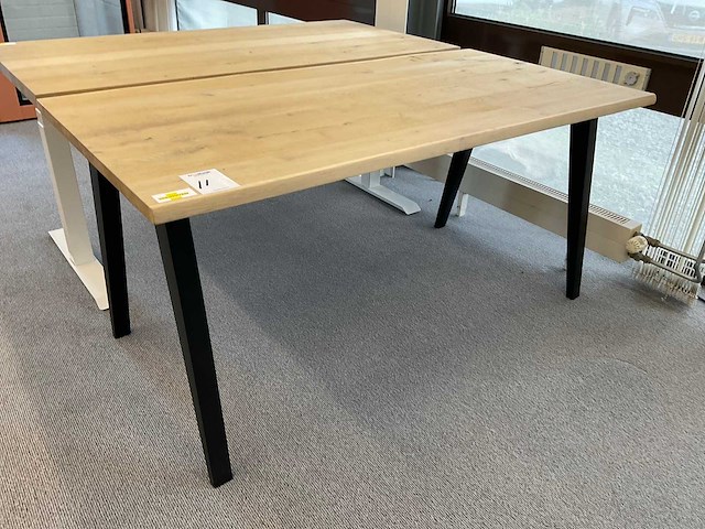 Bureau - afbeelding 1 van  5