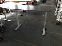 Bureau - afbeelding 1 van  4