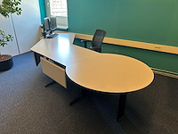 Bureau - afbeelding 1 van  6